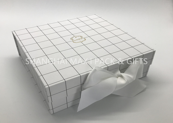 ประเทศจีน แฟนซี 7 × 7 Chipboard กล่องของขวัญกริดสีขาวพิมพ์เคลือบผิวด้านการกำจัด ผู้ผลิต